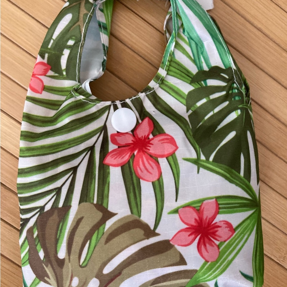 Eco Islands Monstera and Pikake Hawaiian Folding Shopping bag - Picture 3 of 9